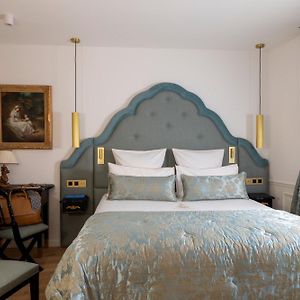 Habitación Clásica con Cama King